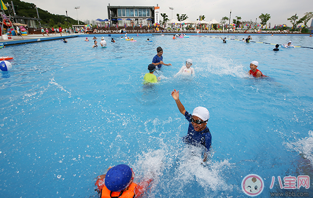 夏天|2017夏天宝宝在室外游泳会着凉吗 宝宝室外游泳注意事项