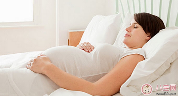 睡觉|孕妇睡觉的正确姿态 左侧睡不是万能的