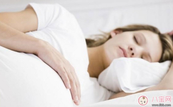 睡觉|孕妇睡觉的正确姿态 左侧睡不是万能的