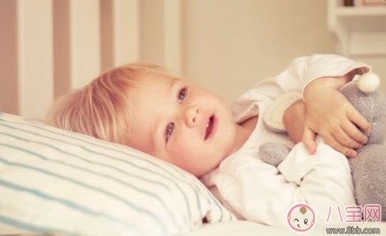 宝宝|如何快速哄宝宝睡觉 快速哄宝宝睡觉的方法