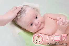 洗澡|新手爸妈夏季给初生儿洗澡莫慌张 掌握方法最重要