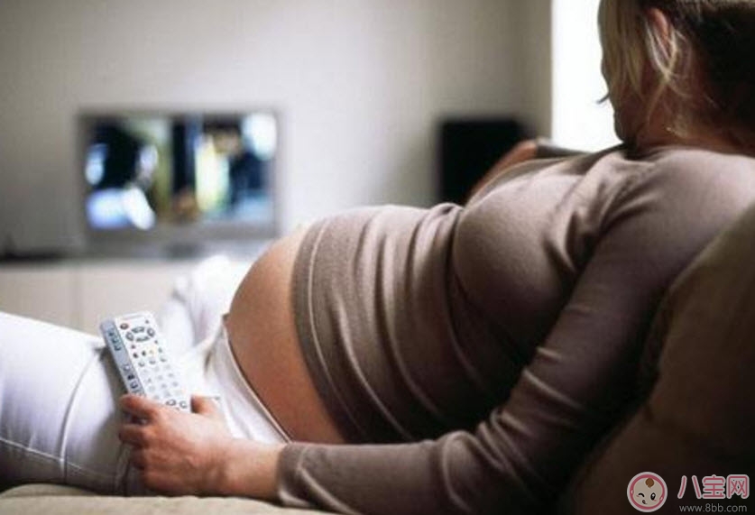 电视|孕妇看电视对胎儿有影响吗 孕妇看电视有辐射吗如何预防辐射