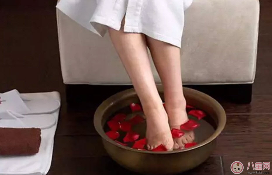 脚心疼|孕晚期脚心疼 孕晚期脚底板疼怎么回事如何缓解