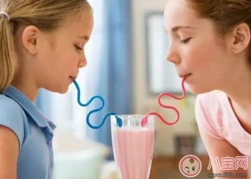 夏天|宝宝吃冰淇淋的坏处，孩子怎么吃冷饮才健康