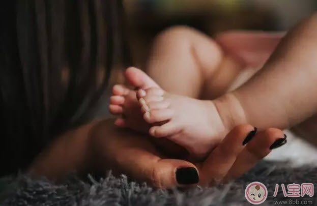 夏天|2017夏天宝宝洗澡要用沐浴露吗 婴儿用沐浴露洗澡好吗