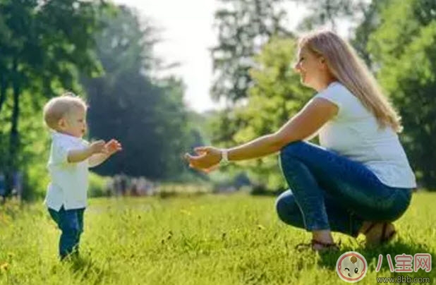 上瘾|孩子看电视的坏处 孩子看电视上瘾怎么办