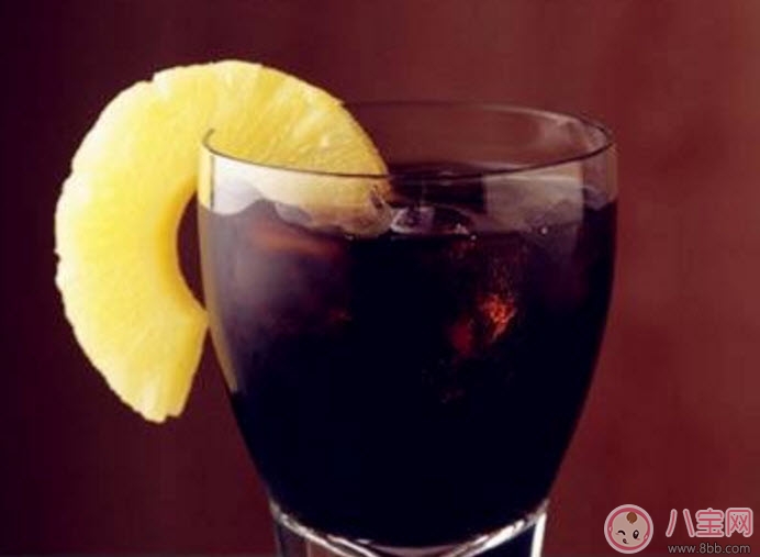 可乐|孕妇能喝可乐等碳酸饮料吗 孕妇喝多少可乐有害(5罐)