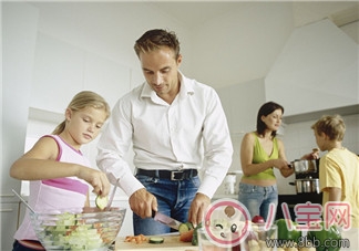 做饭|亲子互动享受和孩子一起做饭