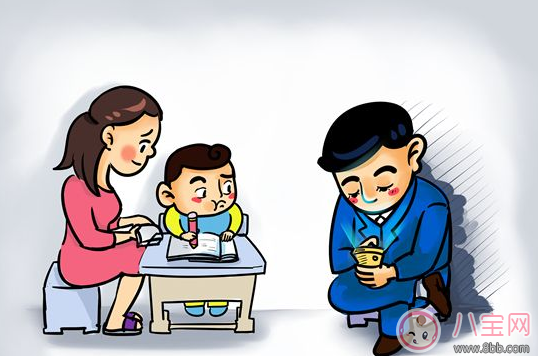 孩子|这三个时候一定不要在孩子面前玩手机