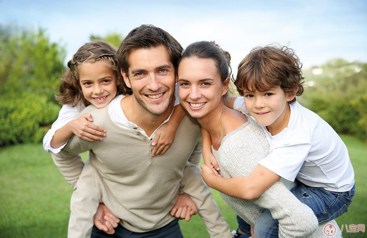 家庭|何洁表示不会再结婚 单亲家庭的孩子成长一定不好吗？