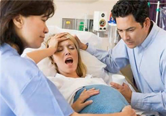 明星|靳东赴港陪爱妻生二胎 还有那些全程陪产的星爸【准爸陪产十大准备】