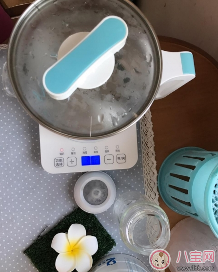 温奶|宝宝奶冷了怎么办 喔喔牛恒温调奶器来帮忙