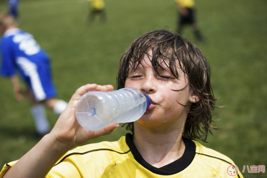 喝水|孩子频繁喝水可能暗示着什么 孩子多喝水原因