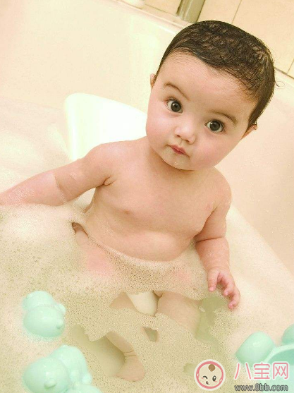 刚出生|刚出生的宝宝不能洗澡 孩子出生多久可以洗