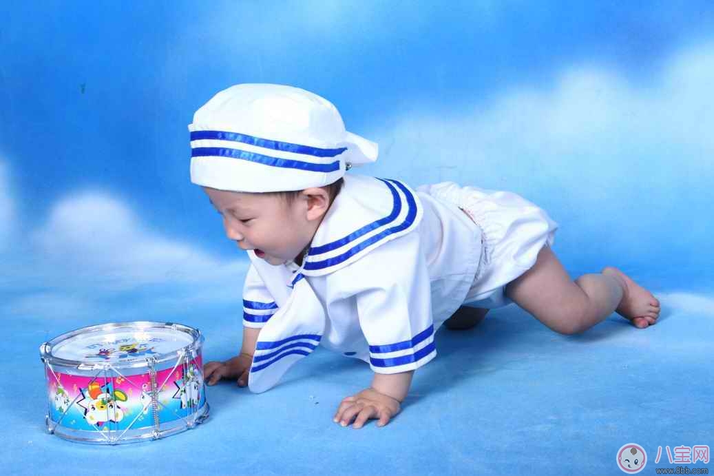 爬行期|婴幼儿爬行期发展感知能力