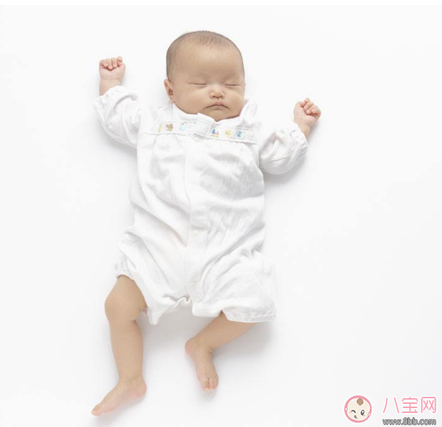 扁头|宝贝头型太扁了可以矫正吗 宝宝头型睡回来方法