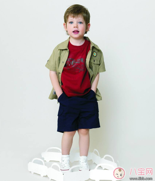 衣服|孩子穿衣卡下体大喊不要用剪刀 宝宝穿衣怎么穿好