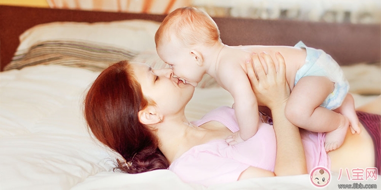 喂养|母乳喂养姿势和技巧2017 正确的母乳喂养方式