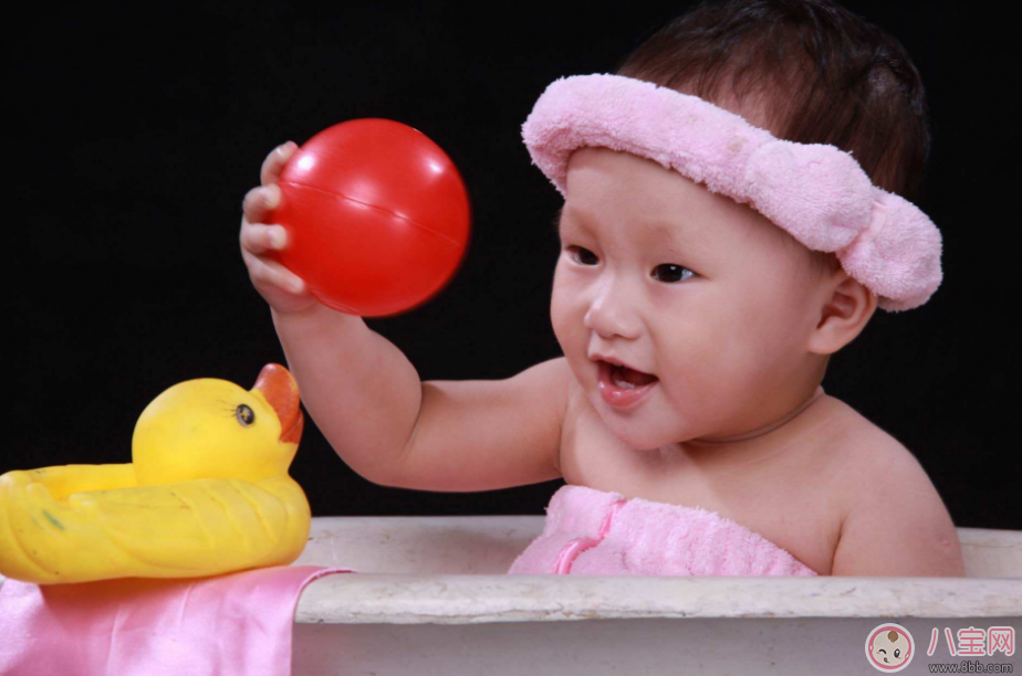 秋|秋季气温下降洗澡水冷得快 孩子洗澡水温计推荐