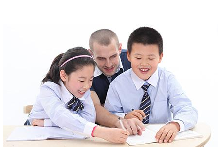 交际|独生子女不善交际怎么办 独生子女为何不善交际