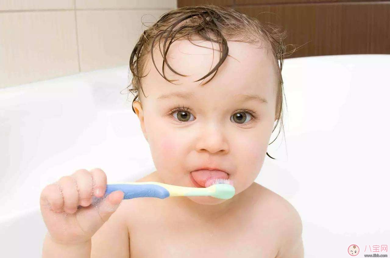 育儿|什么时候开始给宝宝用牙刷刷牙 90%家长都错了