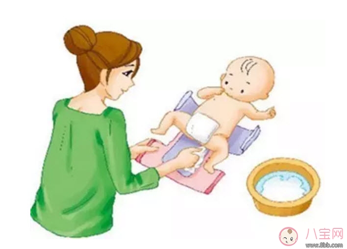 尿布|宝宝棉布尿片上的屎怎么洗干净 宝宝棉布尿片怎么洗的又快又干净