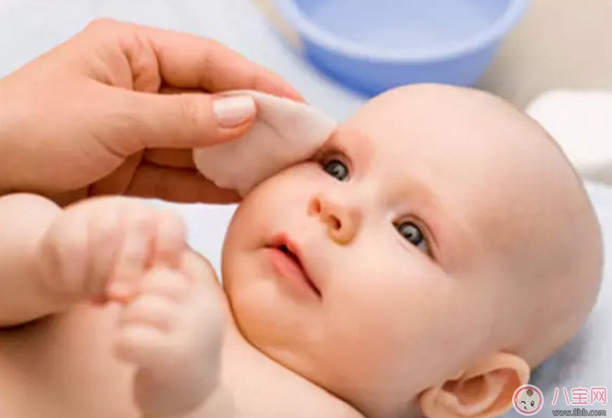 洗脸|怎么给新生儿洗脸最好 新生儿正确的洗脸方法