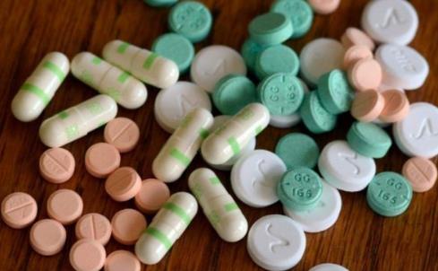 飞蚊症给人带来什么危害 什么是飞蚊症是怎么得的