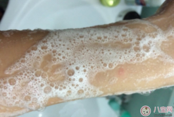 测评|新安怡婴儿洗发沐浴露二合一好用吗 强生新安怡沐浴露二合一哪个好用