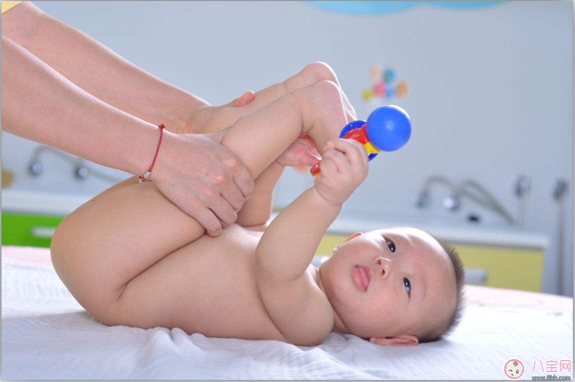 婴幼儿|幼儿游泳变聪明 越早学习效果越好