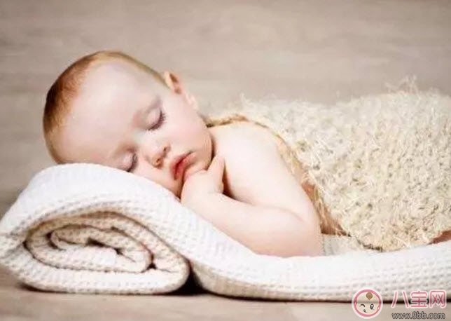 睡觉|新生儿睡觉能开夜灯吗 新生儿睡觉开夜灯好吗