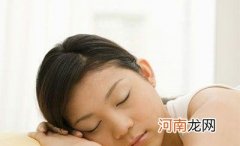 正常新生儿大便的情况 新生宝宝的“便便”正常吗