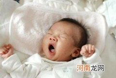 记住是这个时候 婴儿几个月可以枕枕头