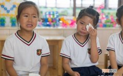 月经量少颜色黑褐色是什么原因 月经量少发黑的原因