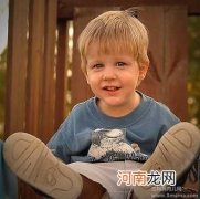 学龄前儿童忌穿气垫鞋