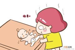 新生儿放屁多正常吗？