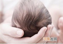 新生儿头发黄长大会变黑吗