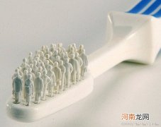 牙刷用3周等于9杯脏水