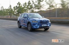 油耗仅4.3升 星越L雷神混动版预售17.37万优质