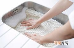 ?你一定要知道的衣物护理小技巧 毛衣皮衣羽绒服护理