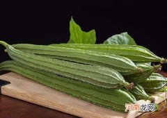 怎样炒丝瓜不发黑？丝瓜买软的还是硬的