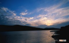 月经20多天不走，请问是怎么回事 月经一直不走是什么原因
