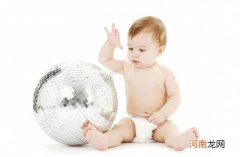 宝宝六个月坐不稳正常吗 婴儿最晚几个月能坐稳呢