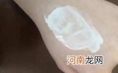 素颜霜卡粉了怎么办