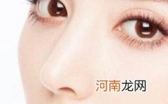 隆鼻修复是怎么做的