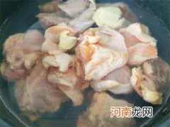 榴莲壳煲鸡汤的做法和材料