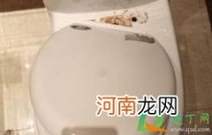 马桶盖掉了怎么安装上