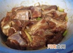 在家做好吃的金牌蒜香排骨