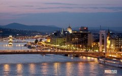 多喝让您抗衰老除皱纹 脸皱纹越来越多怎么办