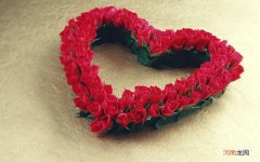 眼球上长了个疙瘩如何去除 眼球上长了个透明疙瘩